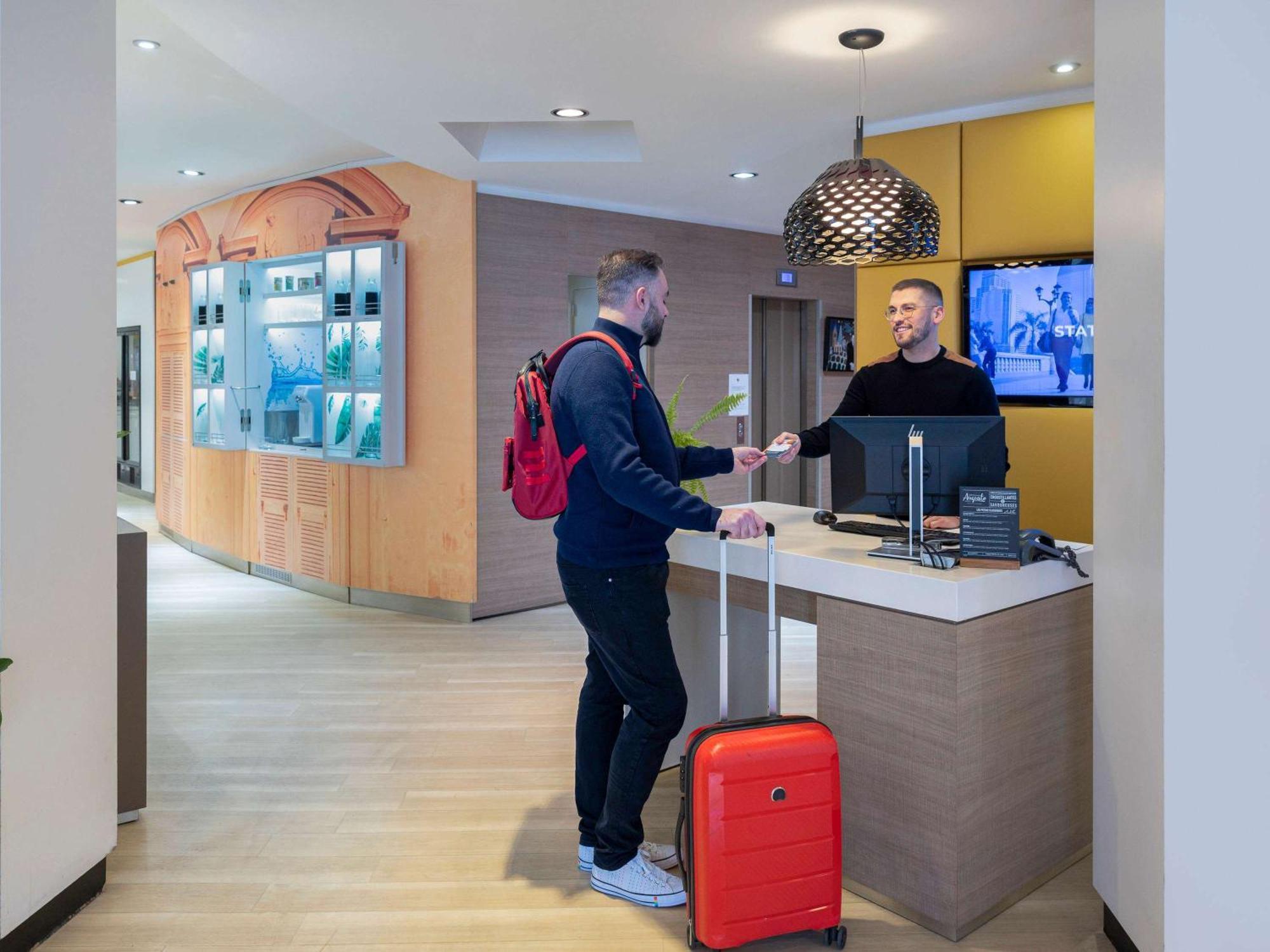 Mercure Centre Grimaldi Hotel 4*